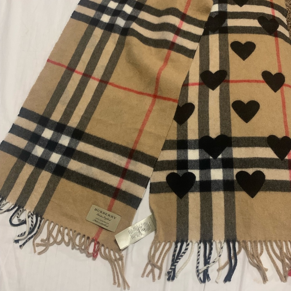Burberry Scarf Stole Muffler 100% Cashmere Heart Pattern Nearly unused 2431AK